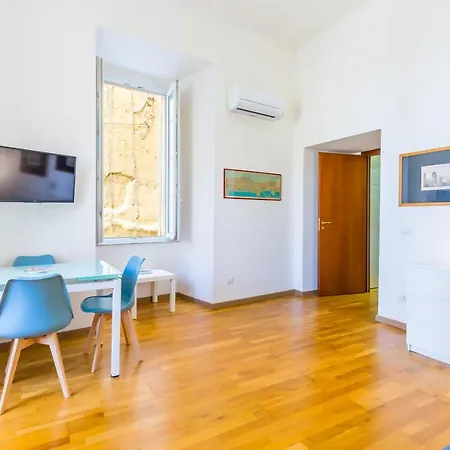 San Luigi Cozy Flat With Seaview Apartmán *