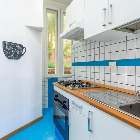 San Luigi Cozy Flat - Private Parking * نابولي